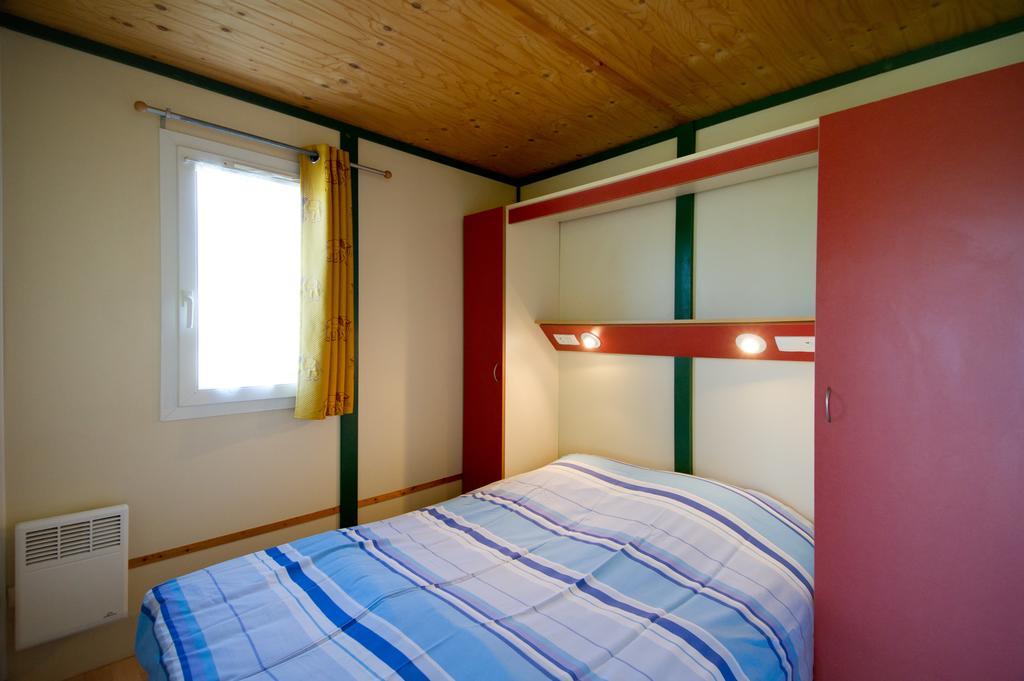Le Bourdieu Otel Durfort  Oda fotoğraf