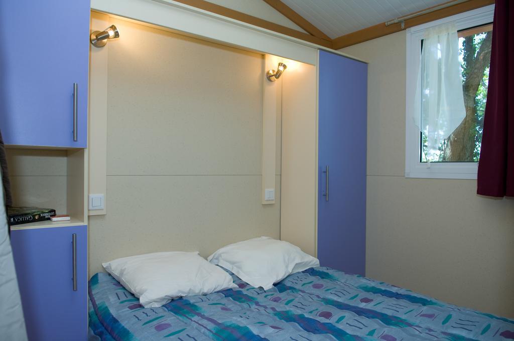 Le Bourdieu Otel Durfort  Oda fotoğraf